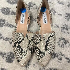 Steve Madden Black and Cream Snakeskin Loafers